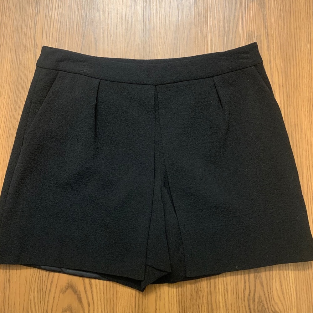 Black Skort